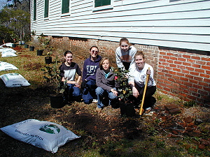 Botany students and the Earth Team landscaping church